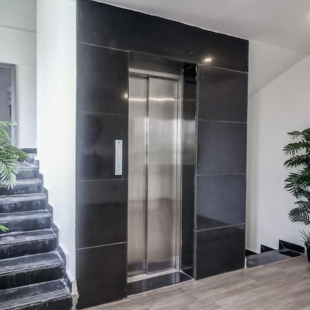 Super Townhouse Rcc Majestic 397 Lb Nagar 호텔 하이데라바드 외부 사진