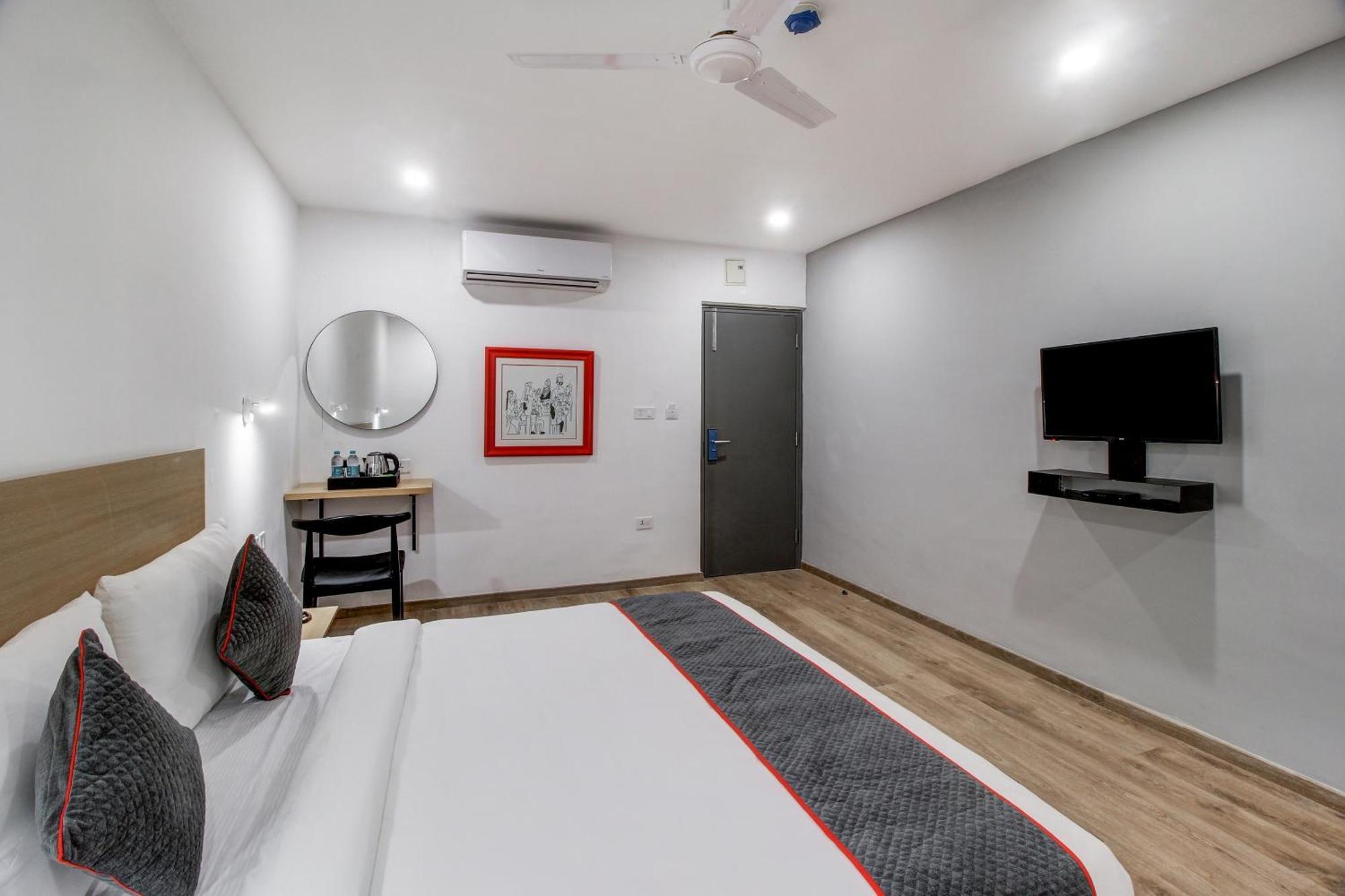 Super Townhouse Rcc Majestic 397 Lb Nagar 호텔 하이데라바드 외부 사진