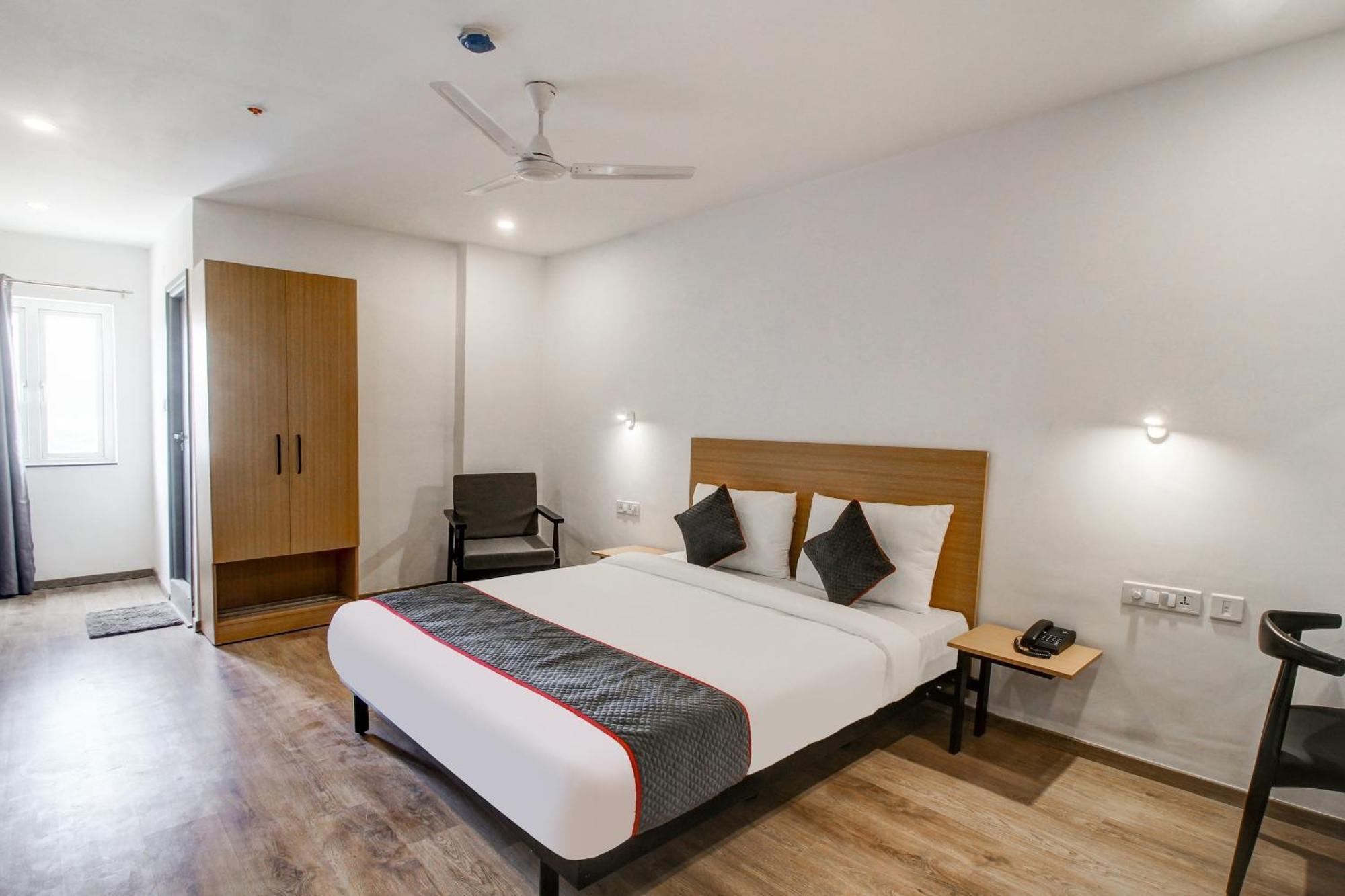 Super Townhouse Rcc Majestic 397 Lb Nagar 호텔 하이데라바드 외부 사진