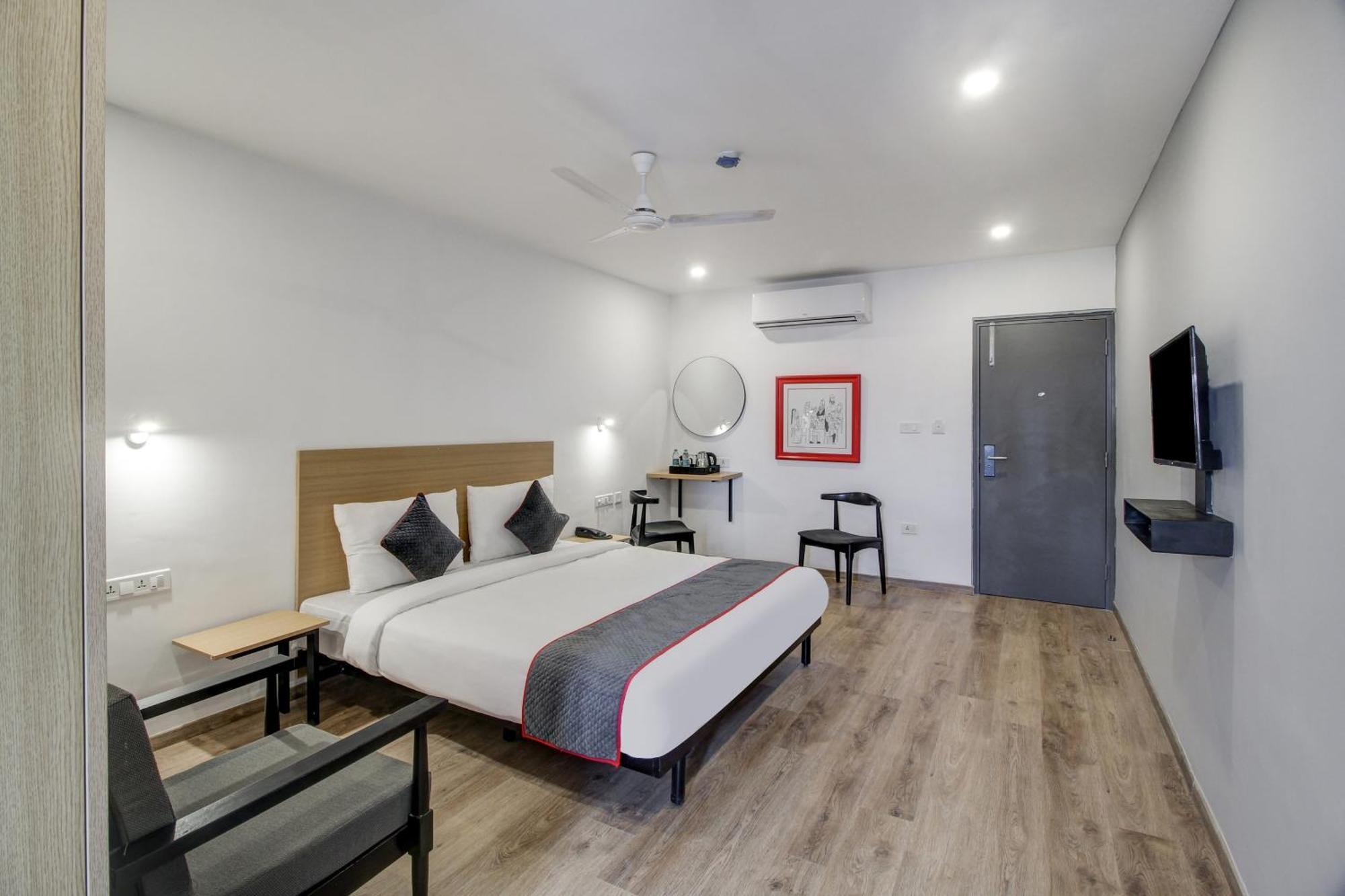 Super Townhouse Rcc Majestic 397 Lb Nagar 호텔 하이데라바드 외부 사진
