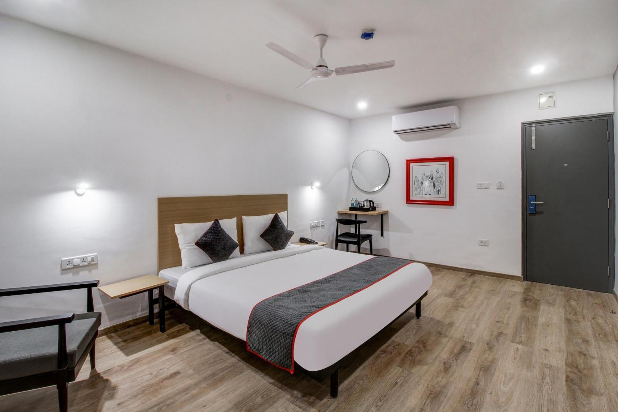 Super Townhouse Rcc Majestic 397 Lb Nagar 호텔 하이데라바드 외부 사진