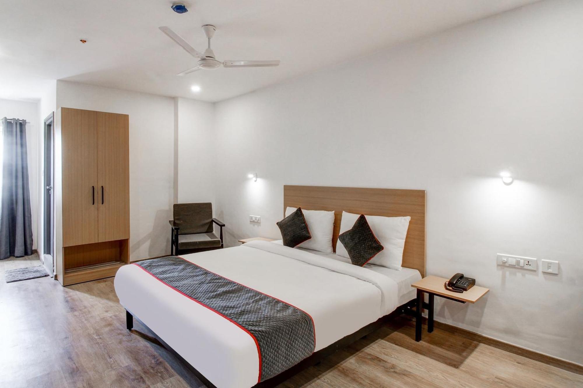 Super Townhouse Rcc Majestic 397 Lb Nagar 호텔 하이데라바드 외부 사진