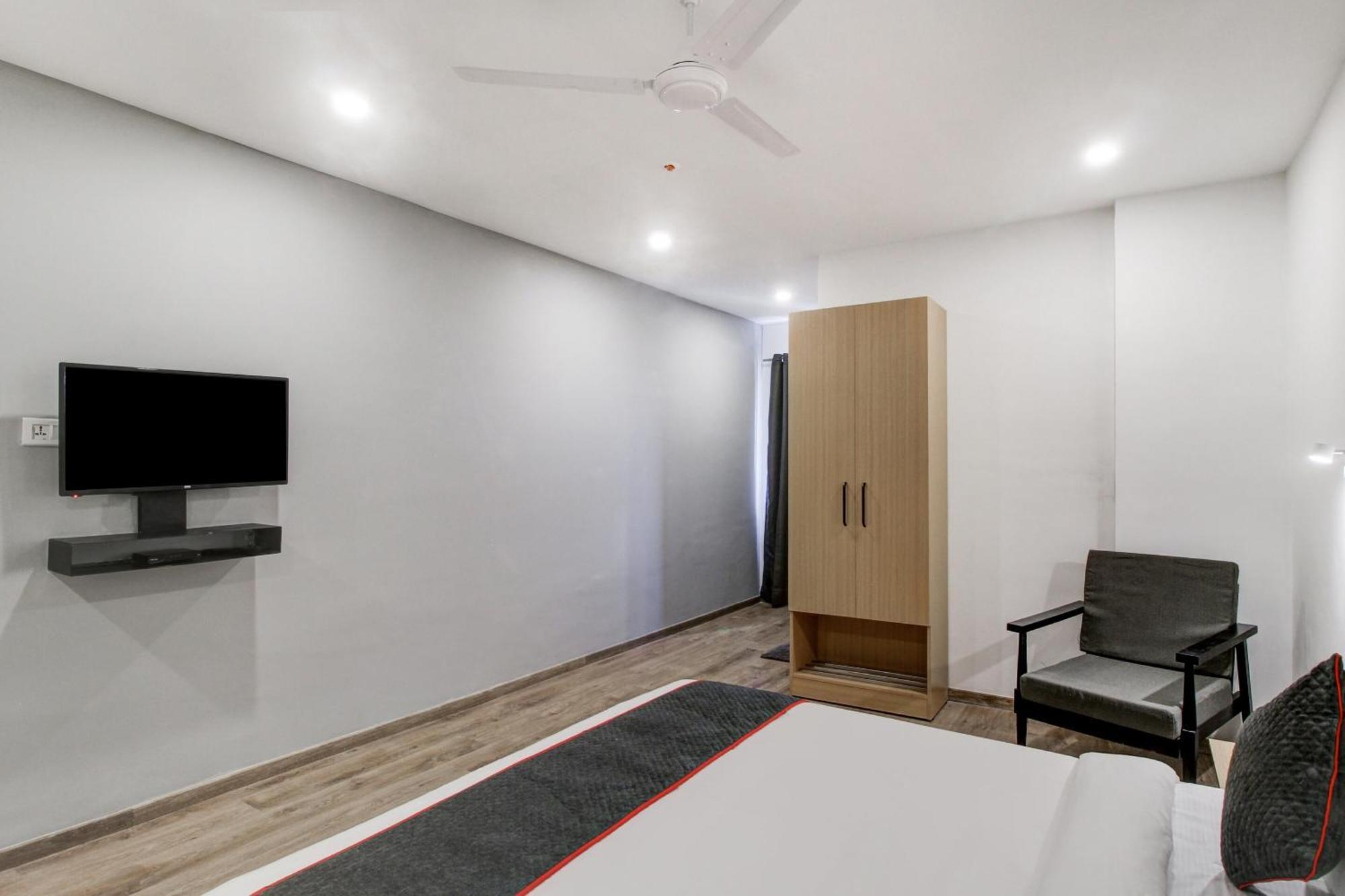 Super Townhouse Rcc Majestic 397 Lb Nagar 호텔 하이데라바드 외부 사진