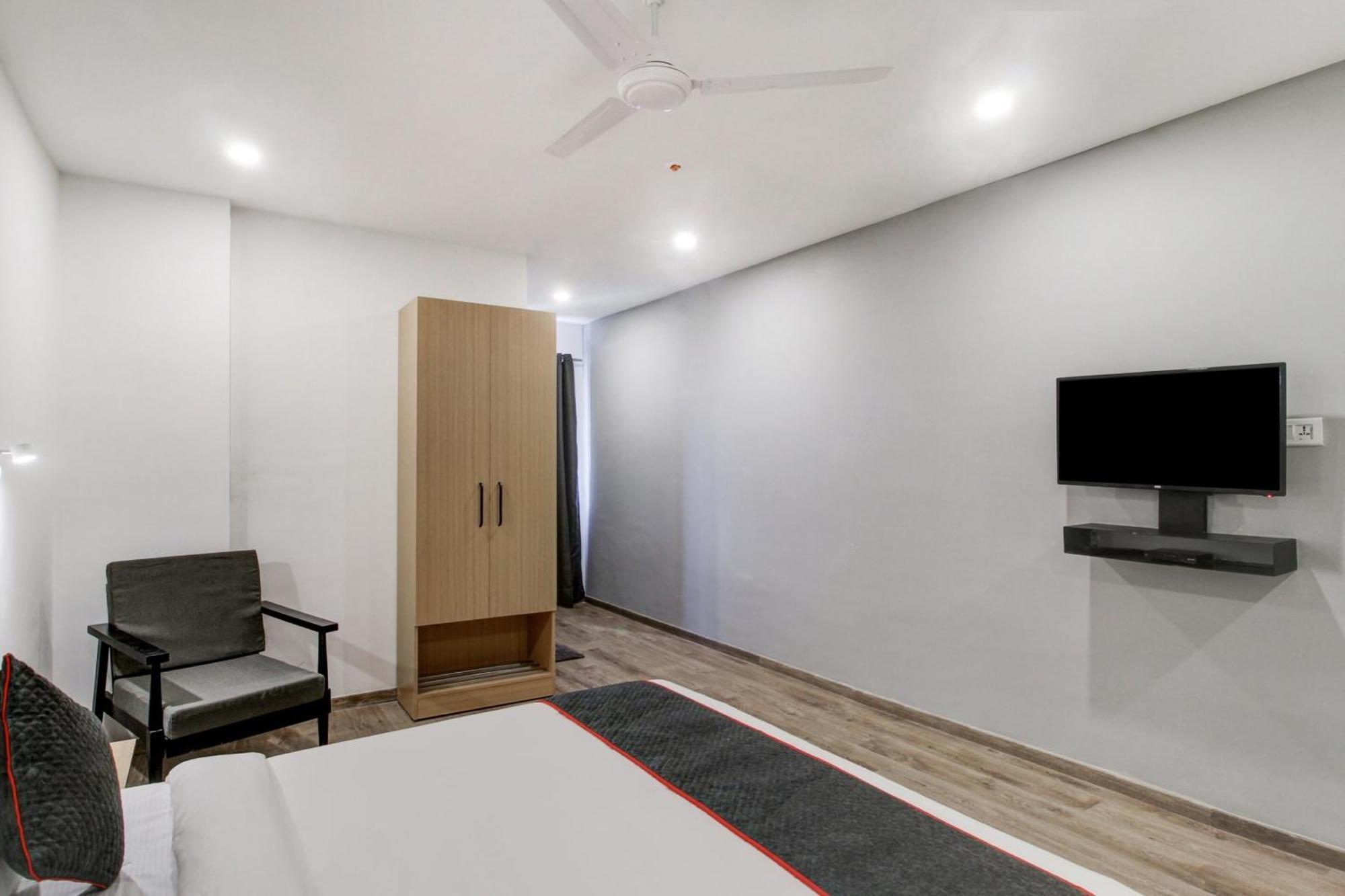 Super Townhouse Rcc Majestic 397 Lb Nagar 호텔 하이데라바드 외부 사진