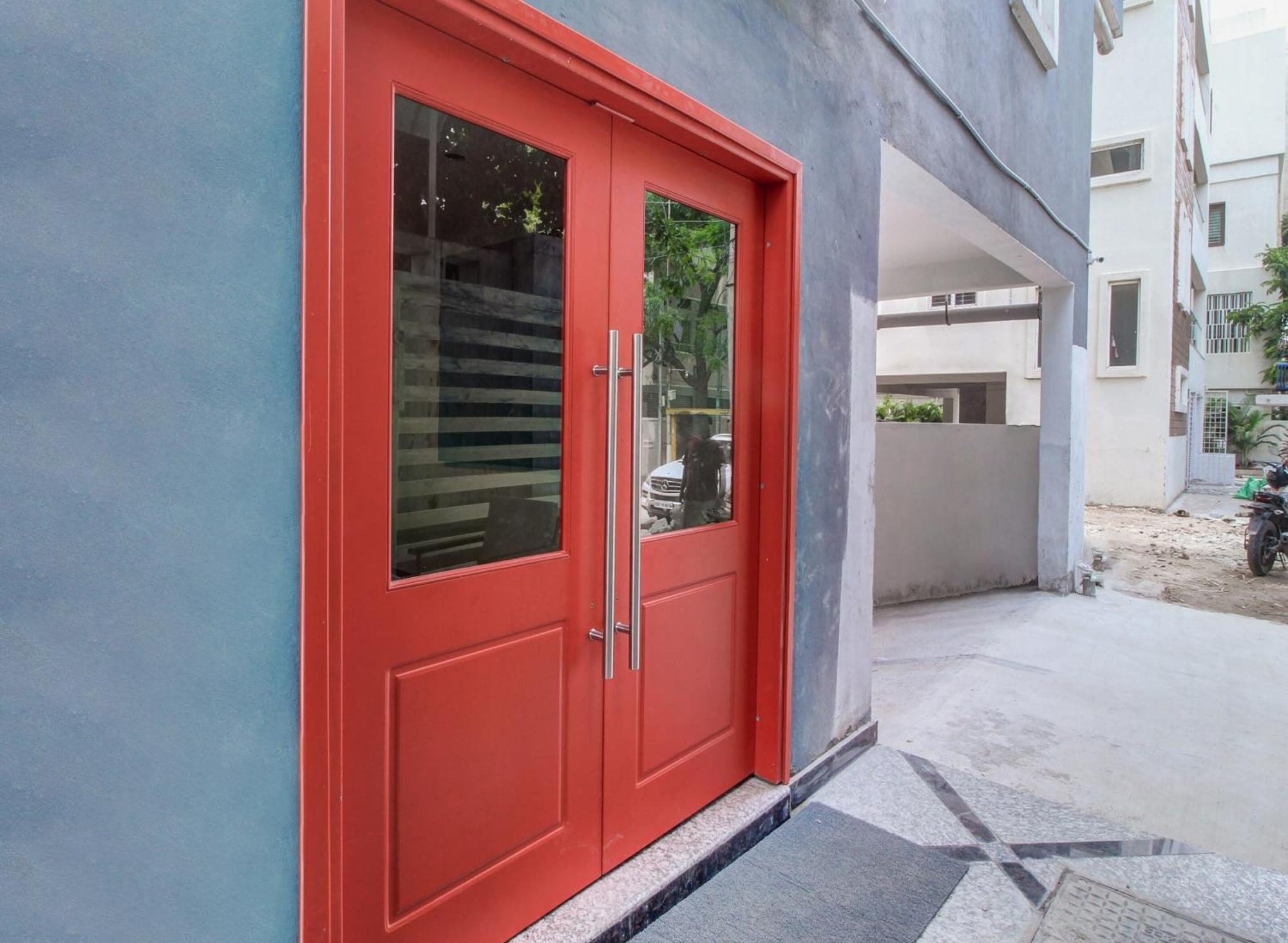 Super Townhouse Rcc Majestic 397 Lb Nagar 호텔 하이데라바드 외부 사진