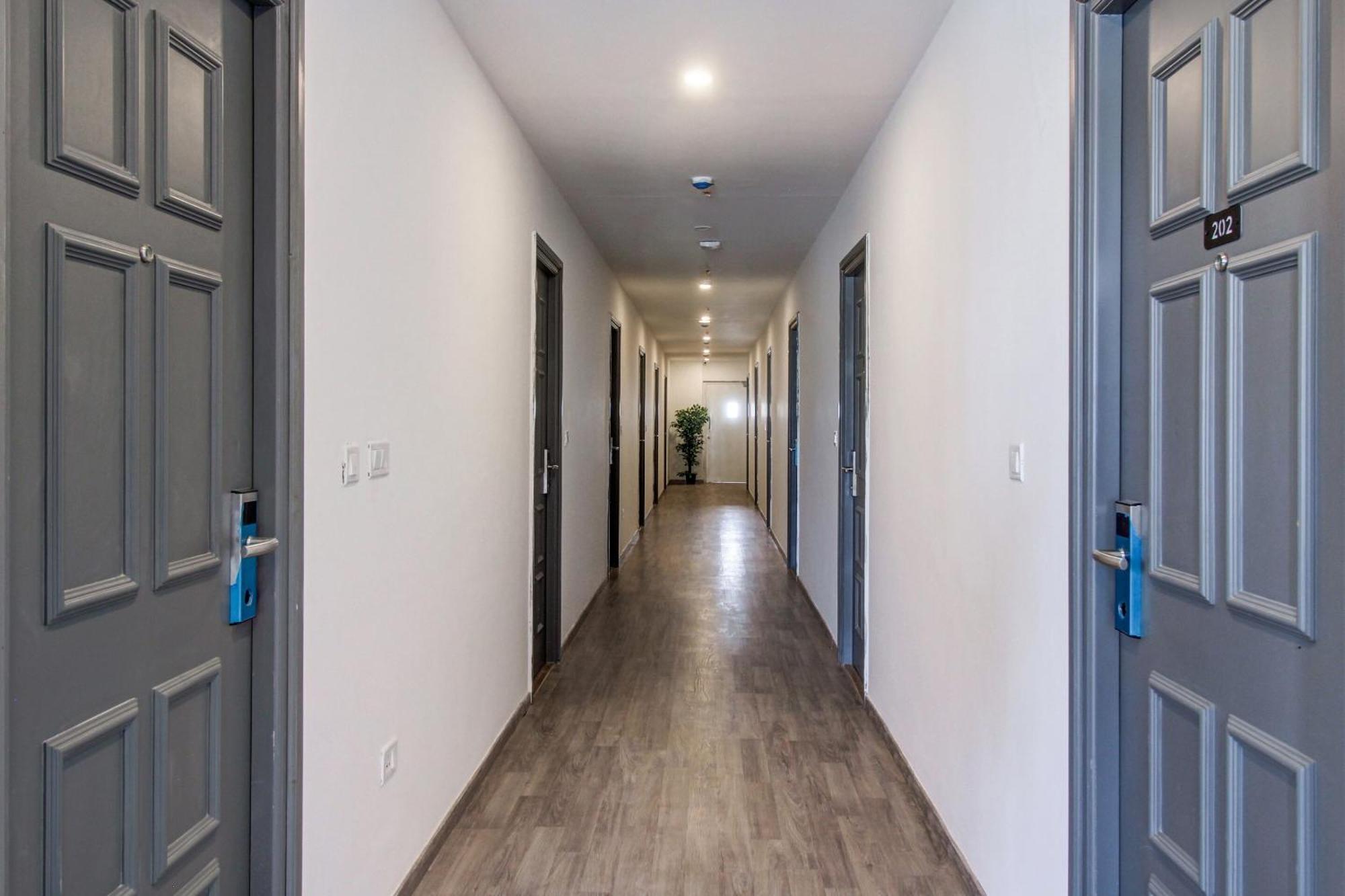 Super Townhouse Rcc Majestic 397 Lb Nagar 호텔 하이데라바드 외부 사진