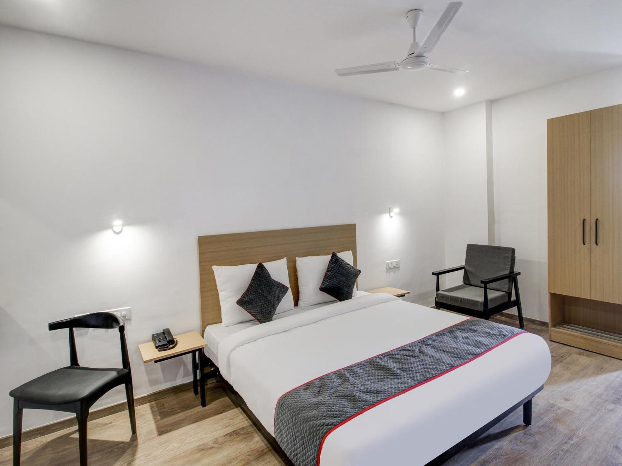 Super Townhouse Rcc Majestic 397 Lb Nagar 호텔 하이데라바드 외부 사진